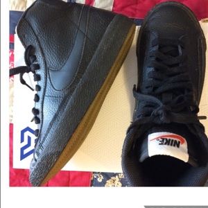 Nike Blazer kids! All black-leather!